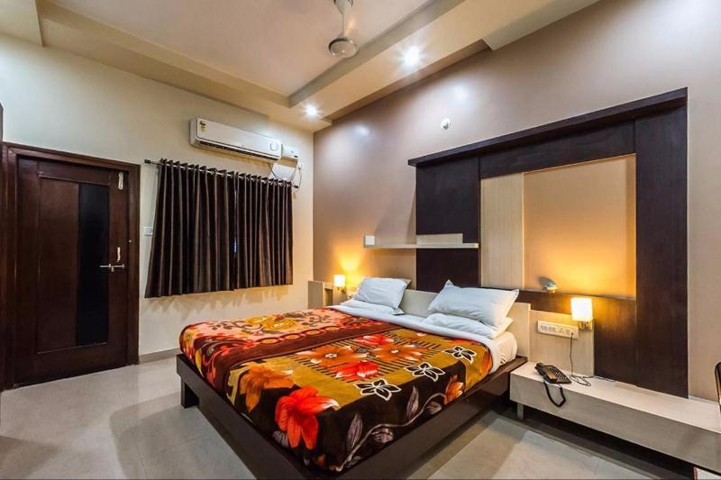 Hotel Pleasant Stay Bijapur  Exterior photo