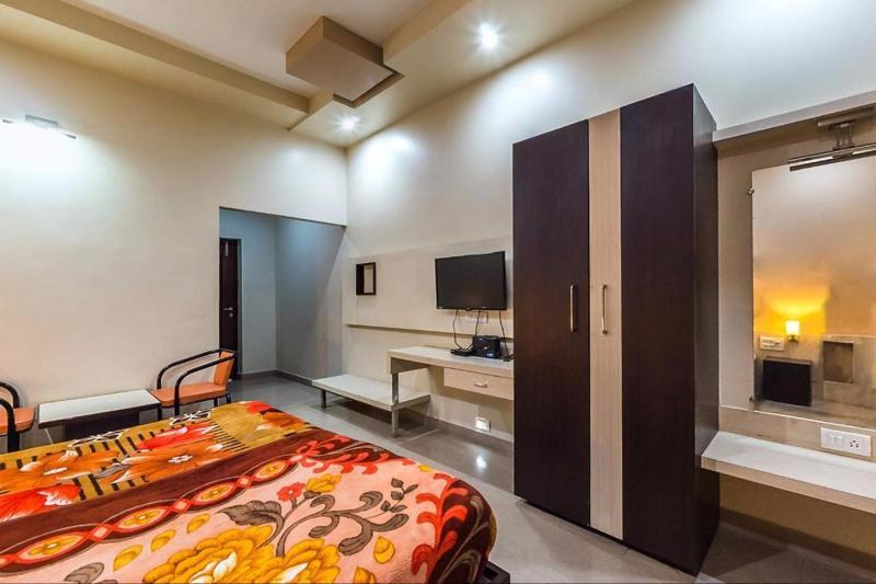 Hotel Pleasant Stay Bijapur  Exterior photo